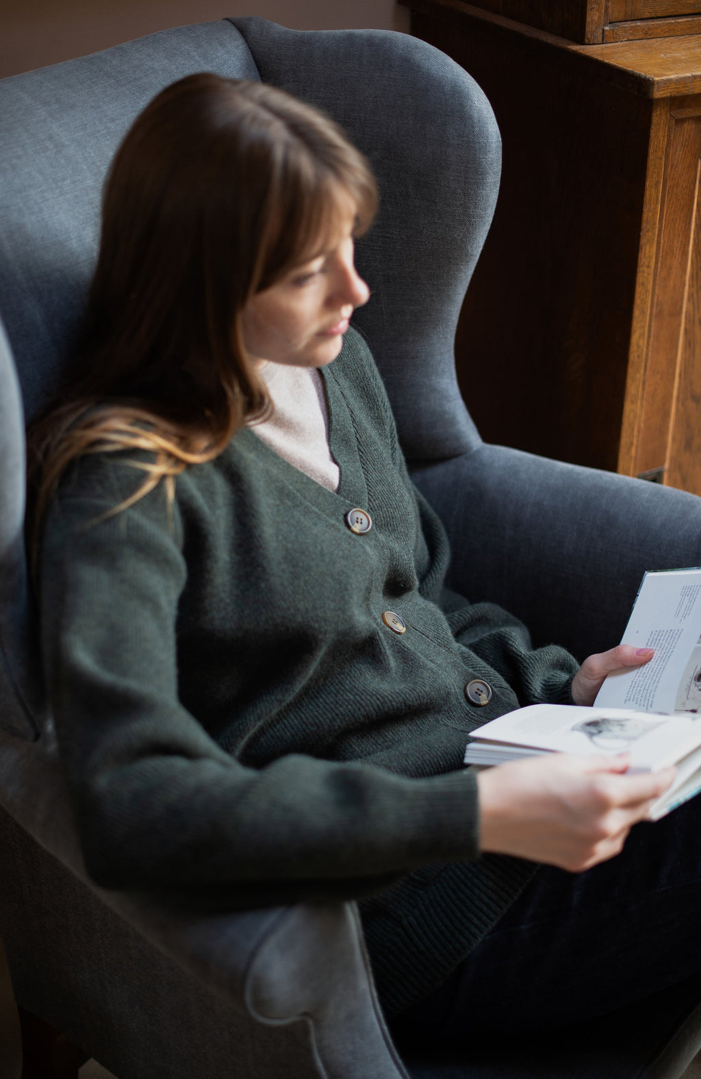 Womens Lambswool V Neck Ribbed Cardigan with Pockets