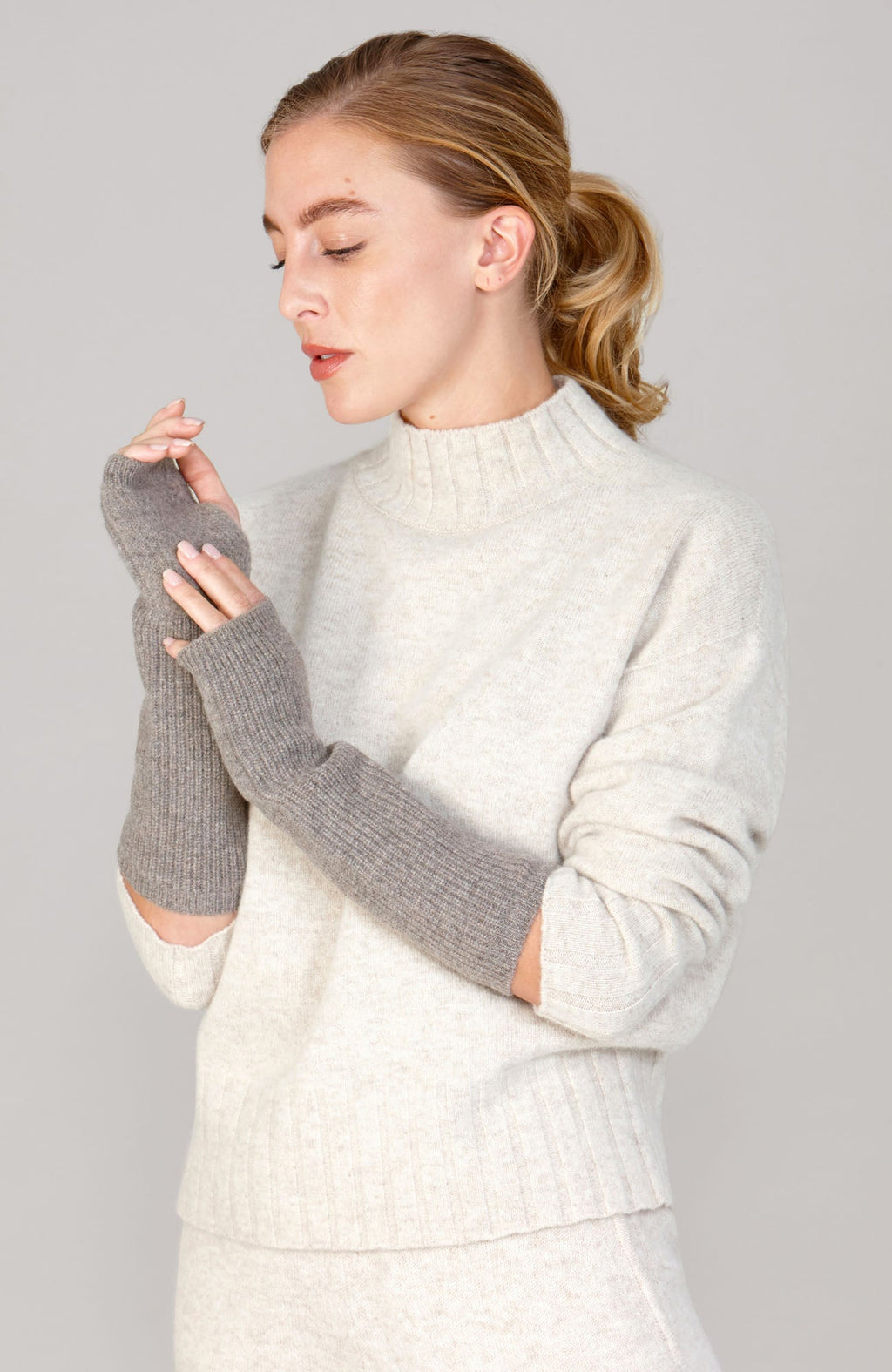 Womens Lambswool Ribbed Arm Warmers