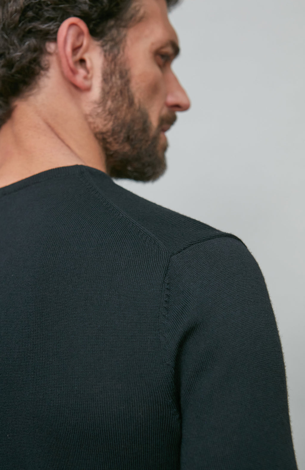 Mens Extra Fine Merino Wool V-Neck Jumper