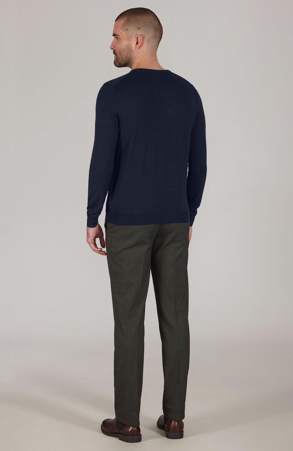 Mens Extra Fine Merino Wool V-Neck Jumper