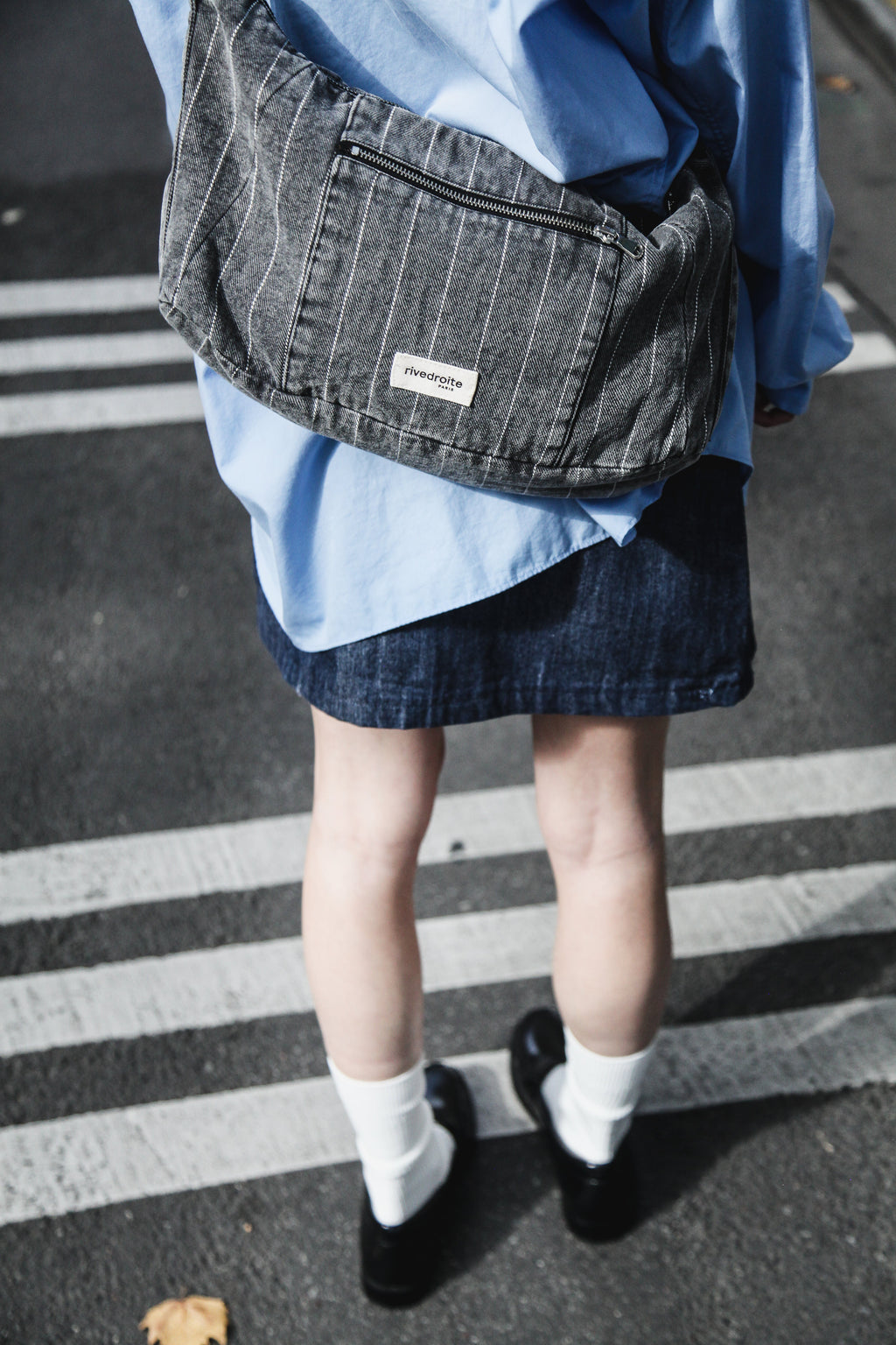 Mini Charlot le sac crossbody - Denim Noir Rayé